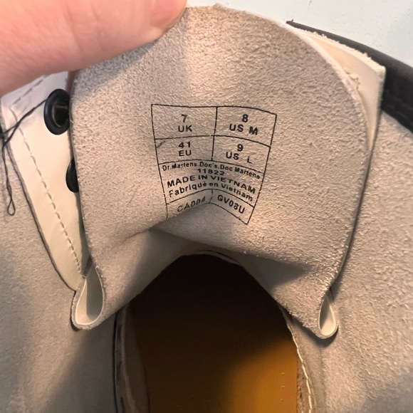 Doc Marten white women’s lace up boots - Picture 6 of 7